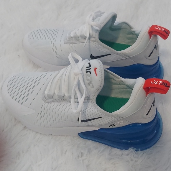 Nike sports shoes - Picture 2 of 4